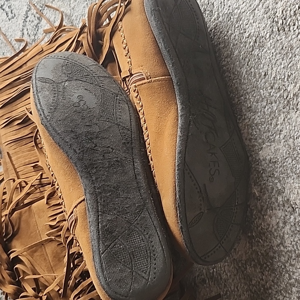 Moccasin Fringe Boots - Picture 3 of 8